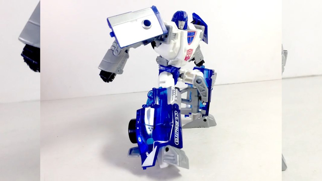 Transformers Siege Mirage Video Review And Image Gallery 23 (23 of 28)